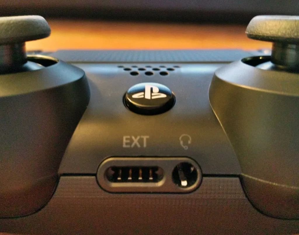 Do czego służy EXT na padzie PS4? Odkryj jego praktyczne zastosowania