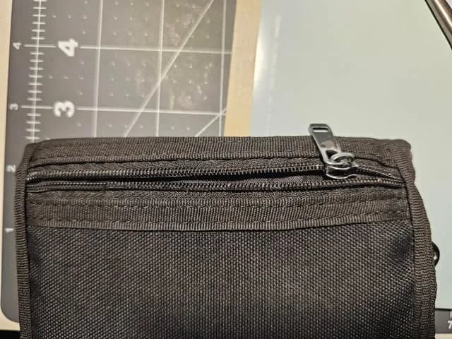 Jak naprawić suwak w torebce - proste sposoby na skuteczną naprawę