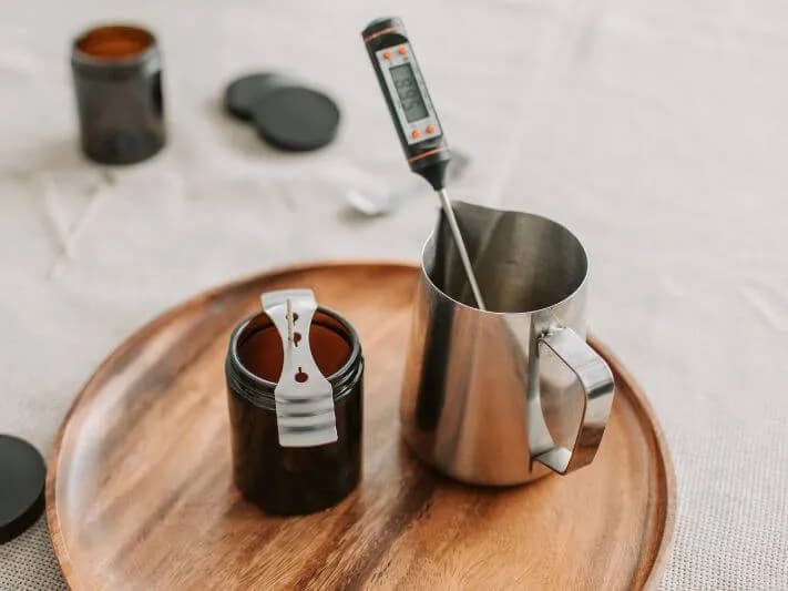 Jak zrobić świece sojowe? Przewodnik DIY krok po kroku